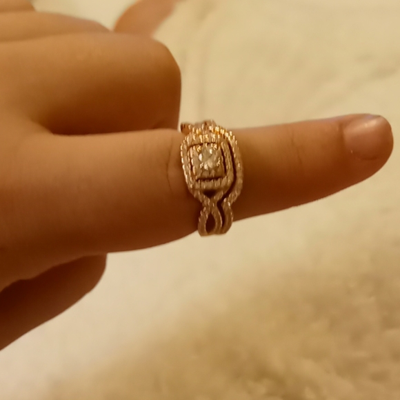 Ring - Picture 2 of 2